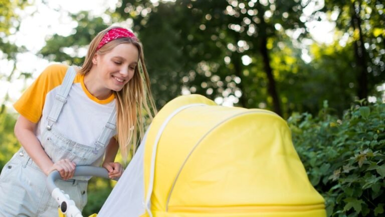 How to Adjust a Baby Stroller Seat